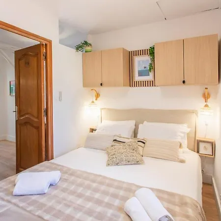 아파트 #36 Bright Eagle Nest Old Town 5 Mins From Sea Ac Wifi 니스