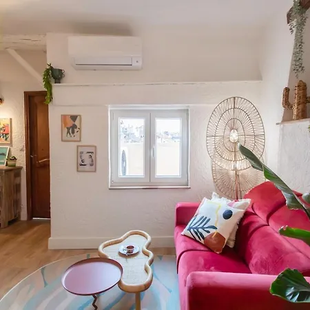 #36 Bright Eagle Nest Old Town 5 Mins From Sea Ac Wifi 아파트 *