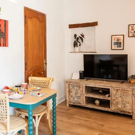 #36 Bright Eagle Nest Old Town 5 Mins From Sea Ac Wifi 아파트 니스