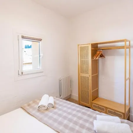 아파트 #36 Bright Eagle Nest Old Town 5 Mins From Sea Ac Wifi 니스