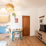 #36 Staywiz Us - Bright Eagle Nest Old Town 5 Mins From Sea Ac Wifi Apartamento *