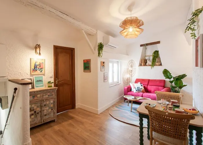 #36 Staywiz Us - Bright Eagle Nest Old Town 5 Mins From Sea Ac Wifi * 尼斯